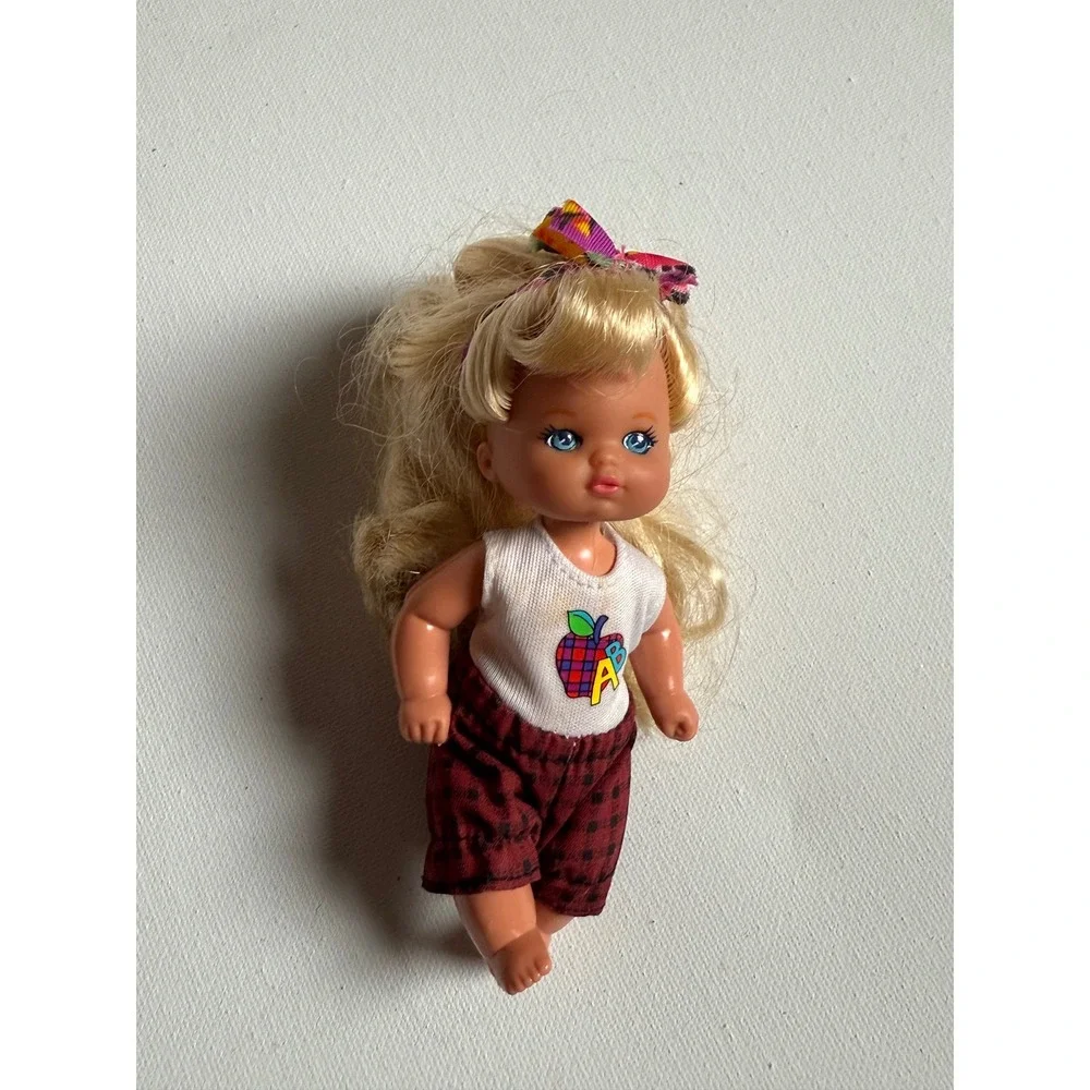 Vintage 1976 Mattel Blonde Mini Doll Apple ABC Graphic Tee Checkered Shorts 5
